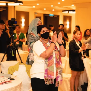 Engaged audience at the Singapore digital marketing event.