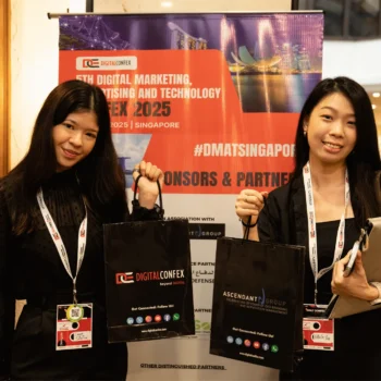 Engaged audience registration session at the Singapore digital marketing event.