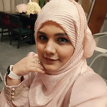 Amna Shuja