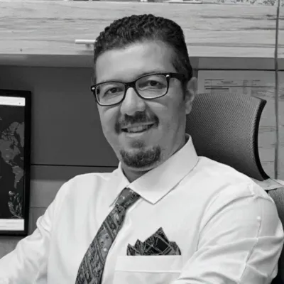 Dr. Mert Ozarar